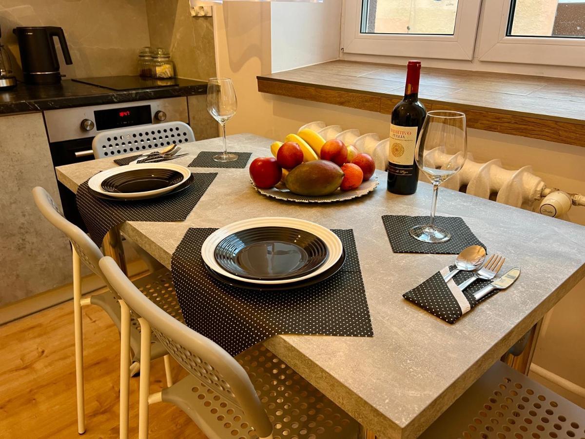 Apartamenty Koktajlove Kielce Ngoại thất bức ảnh